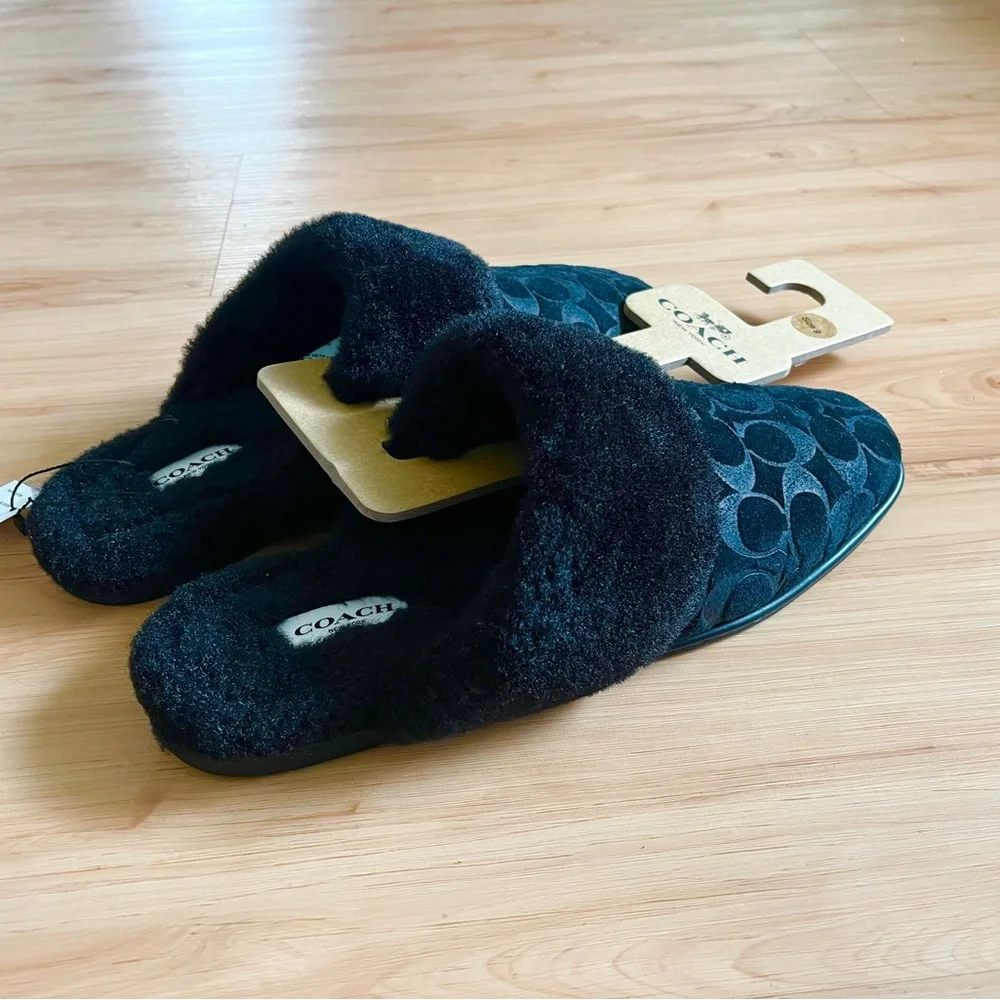 Coach Sherpa Flat Mule In Signature
Suede#CCX65 Women 9.0 US - Picture 6 of 9